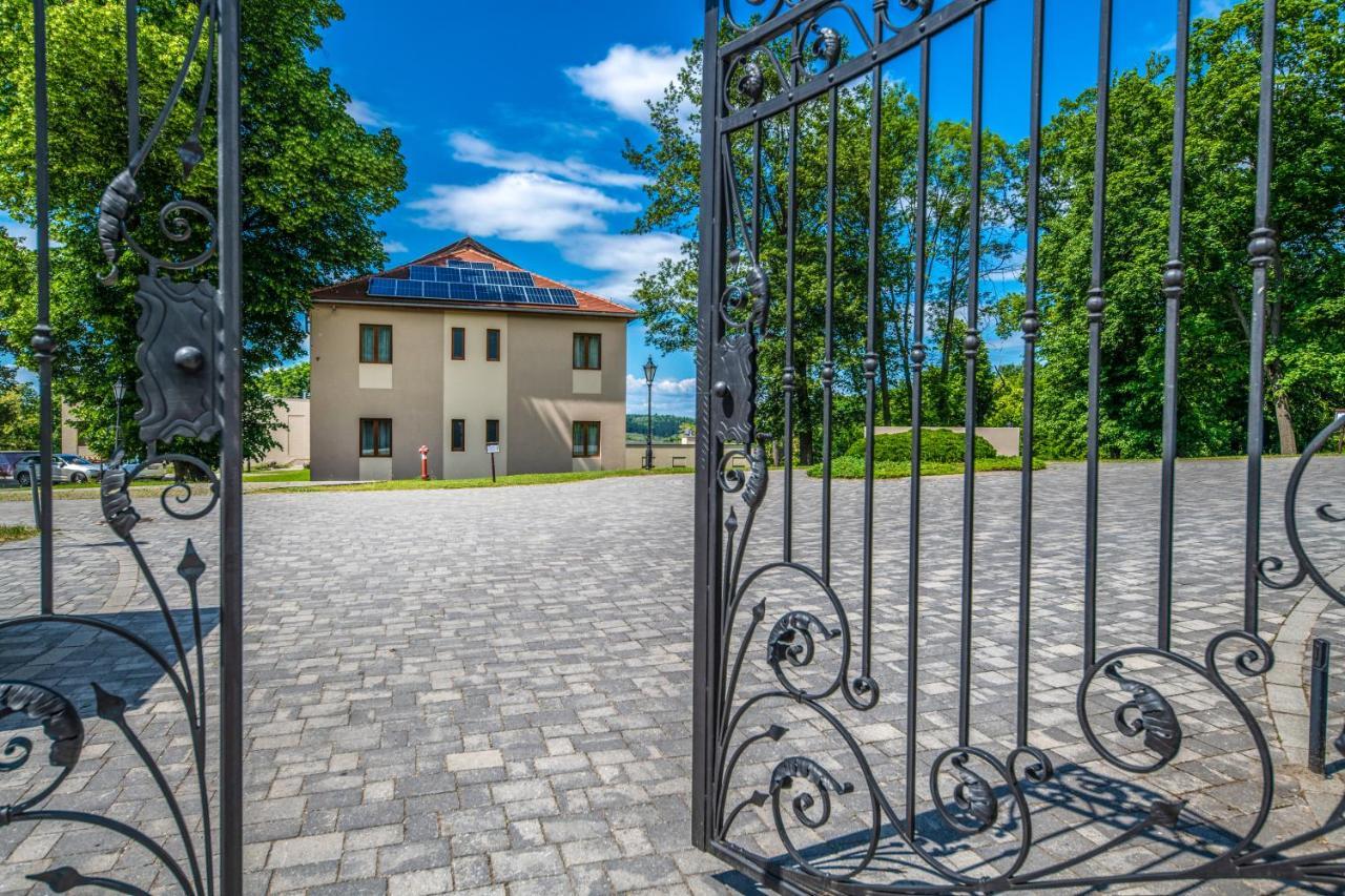 La Contessa Castle Hotel Сільвашварад Екстер'єр фото